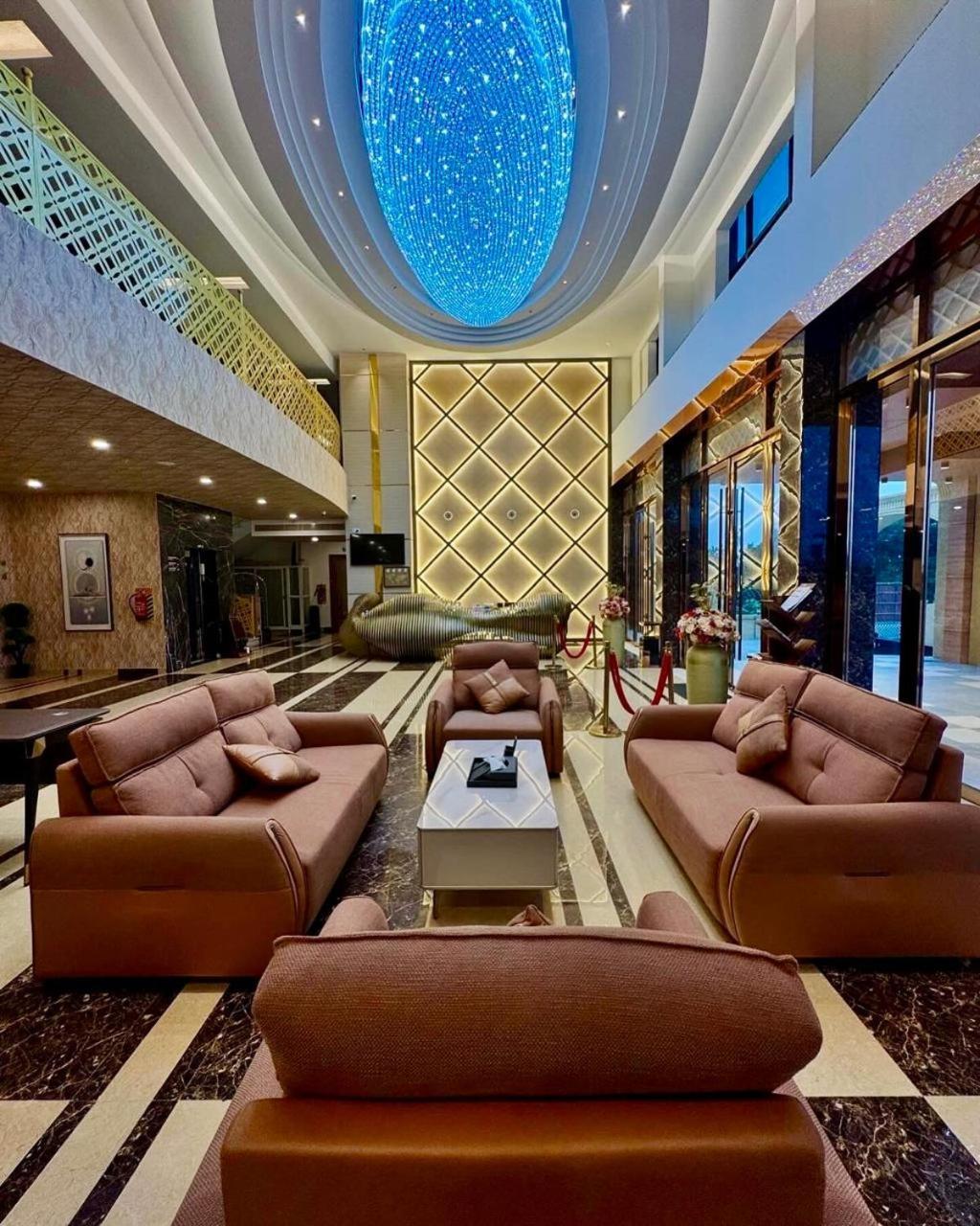 Le Royale Palace カーライッカール エクステリア 写真