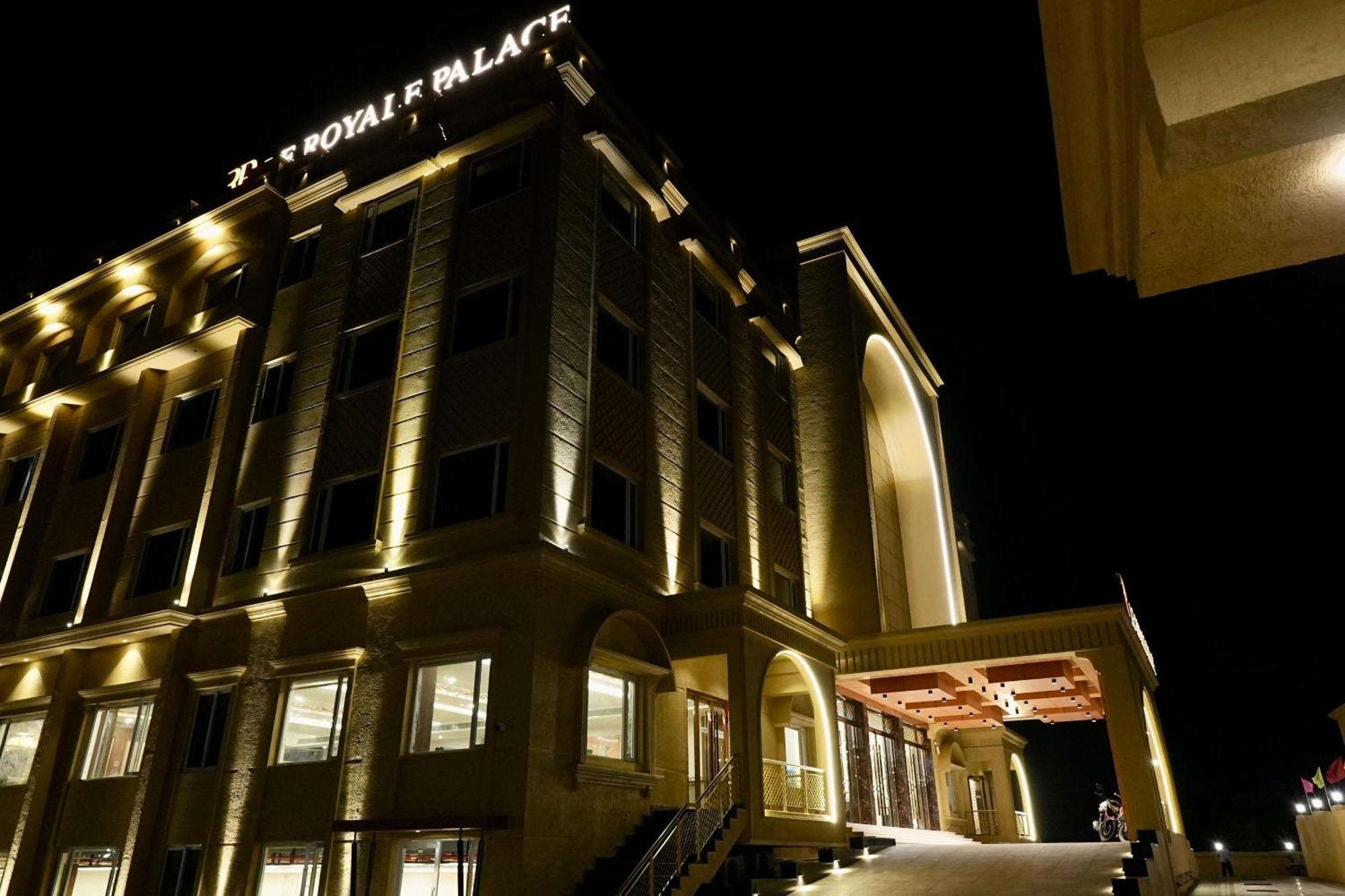 Le Royale Palace カーライッカール エクステリア 写真